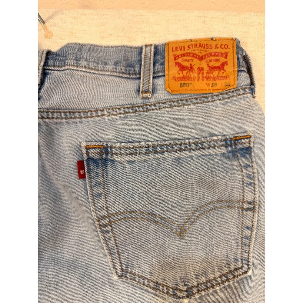 Levi's 550 Jeans 38x30 Mens Relaxed Fit Light Wash Blue